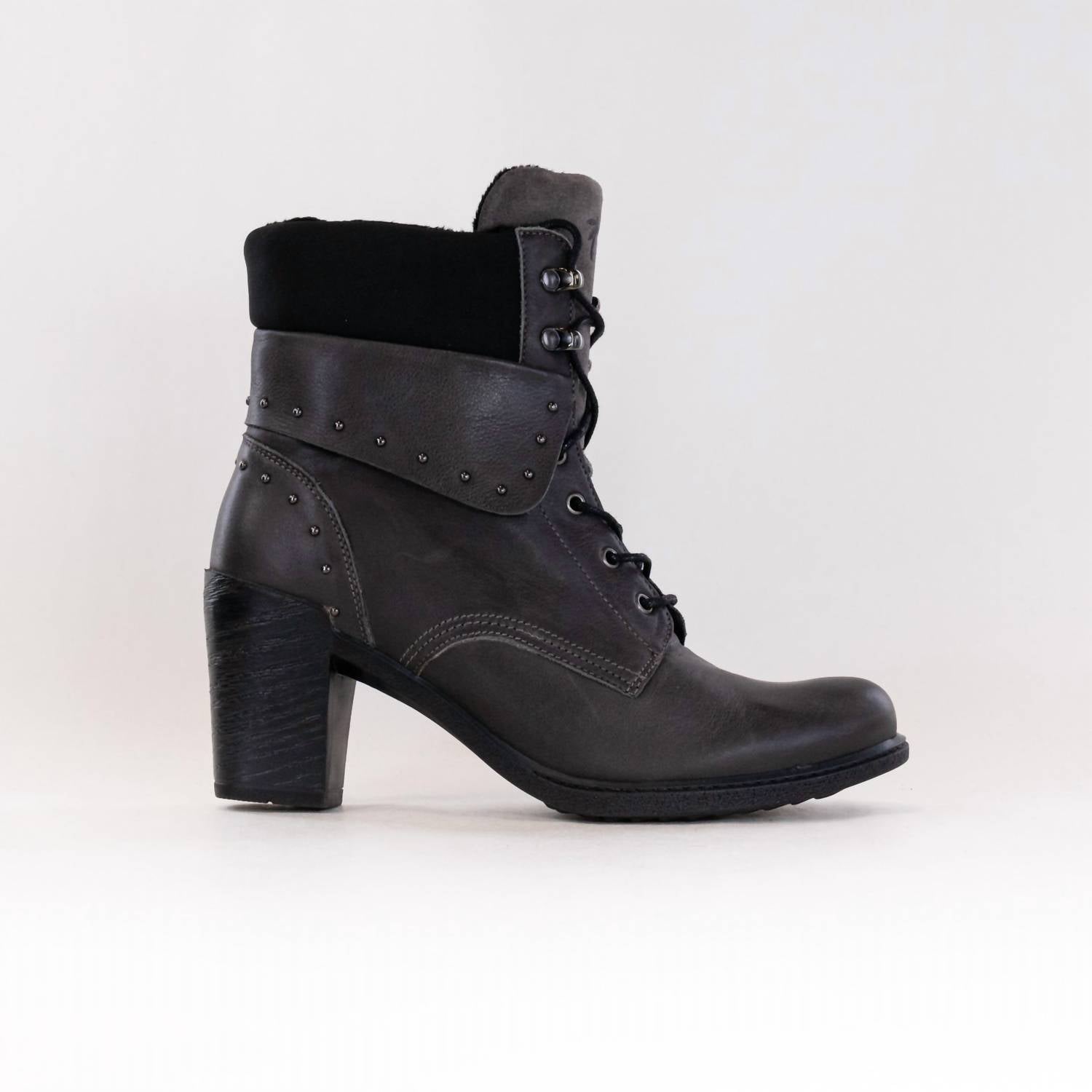 0248391e-2a61-4ec0-8331-b2bf5fc3ba7d-upscale_15k-1500x1500-70 Dromedaris - Women's Gilly Boots - Image 1