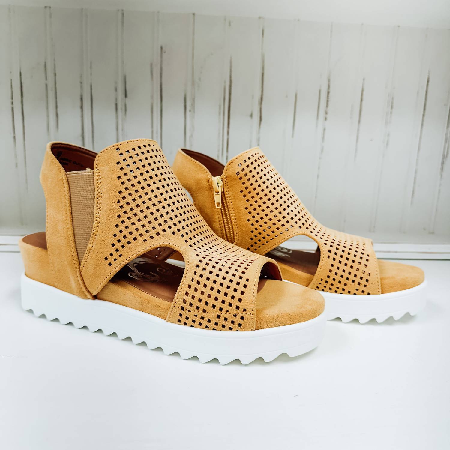 03832c91-ee5d-45f2-873b-f67ae8e35505-upscale_15k-1500x1500-70 Very G - Women Amy Platform Sandal - Image 1