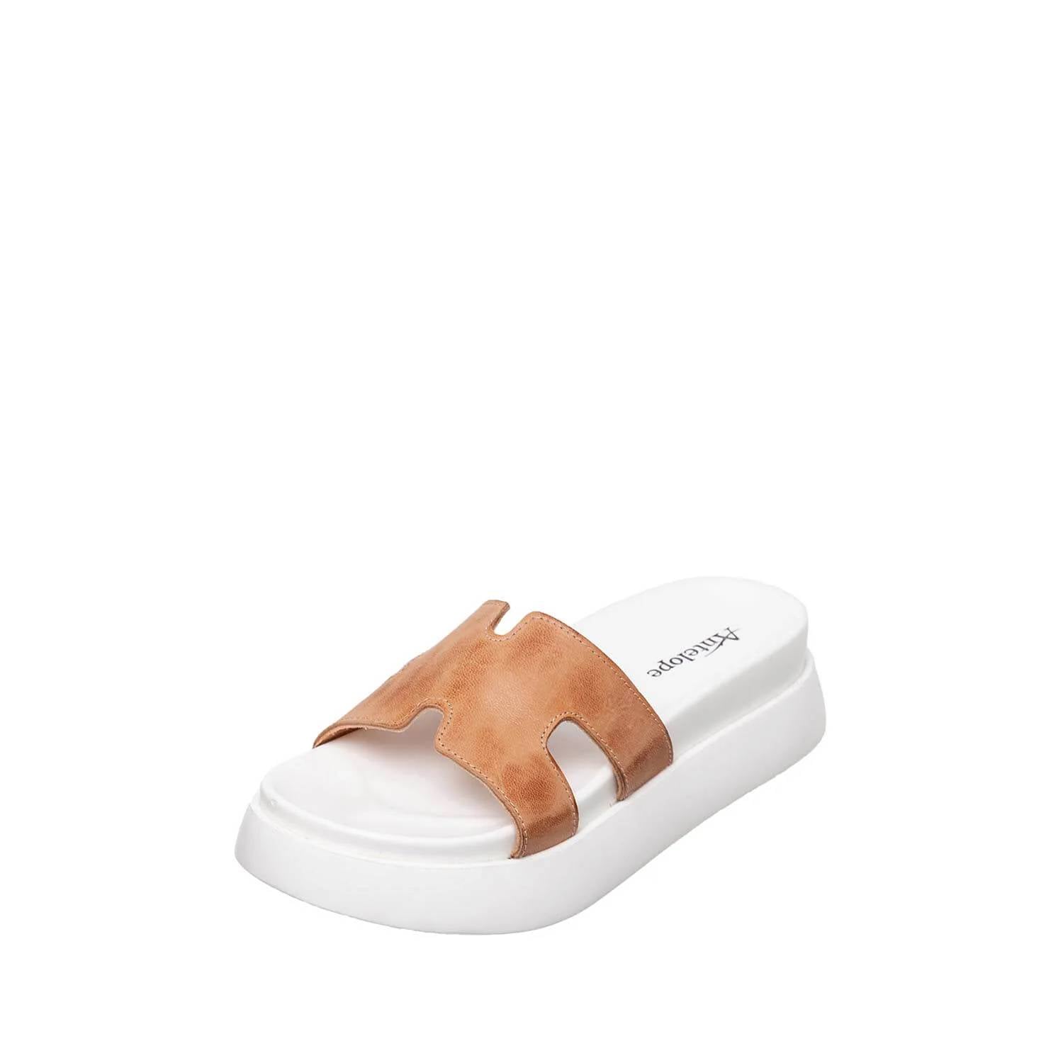 0c13f331-d114-4a49-80b3-a39cf24406f3-upscale_15k-1500x1500-70 Antelope - Women's Savvy Sandal - Image 1