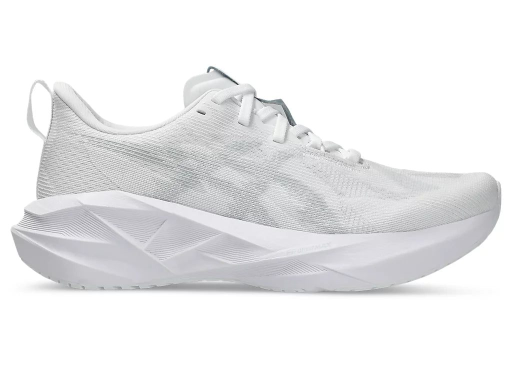 1012B765_100_SR_RT_GLB Women's Novablast 5 (100 - White/Piedmont Grey) - Image 1