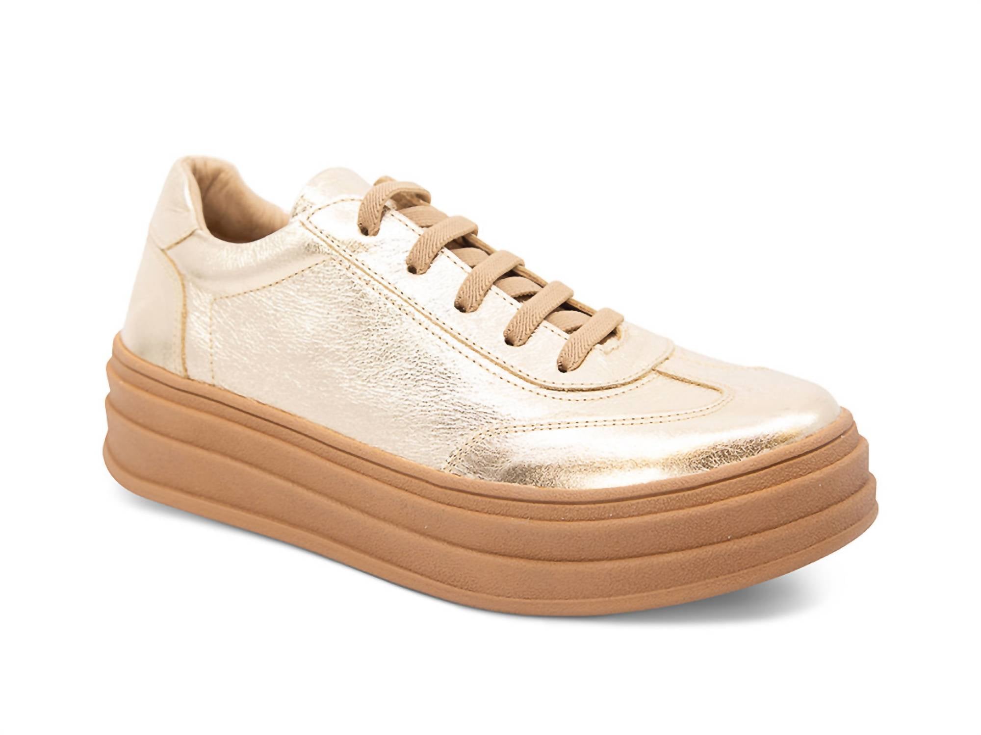 24d21f46-938e-4ca0-8aaa-b1ef2d59d17e-upscale_15k-1500x1500-70 Chocolat Blu - Women's Varen Sneakers - Image 1