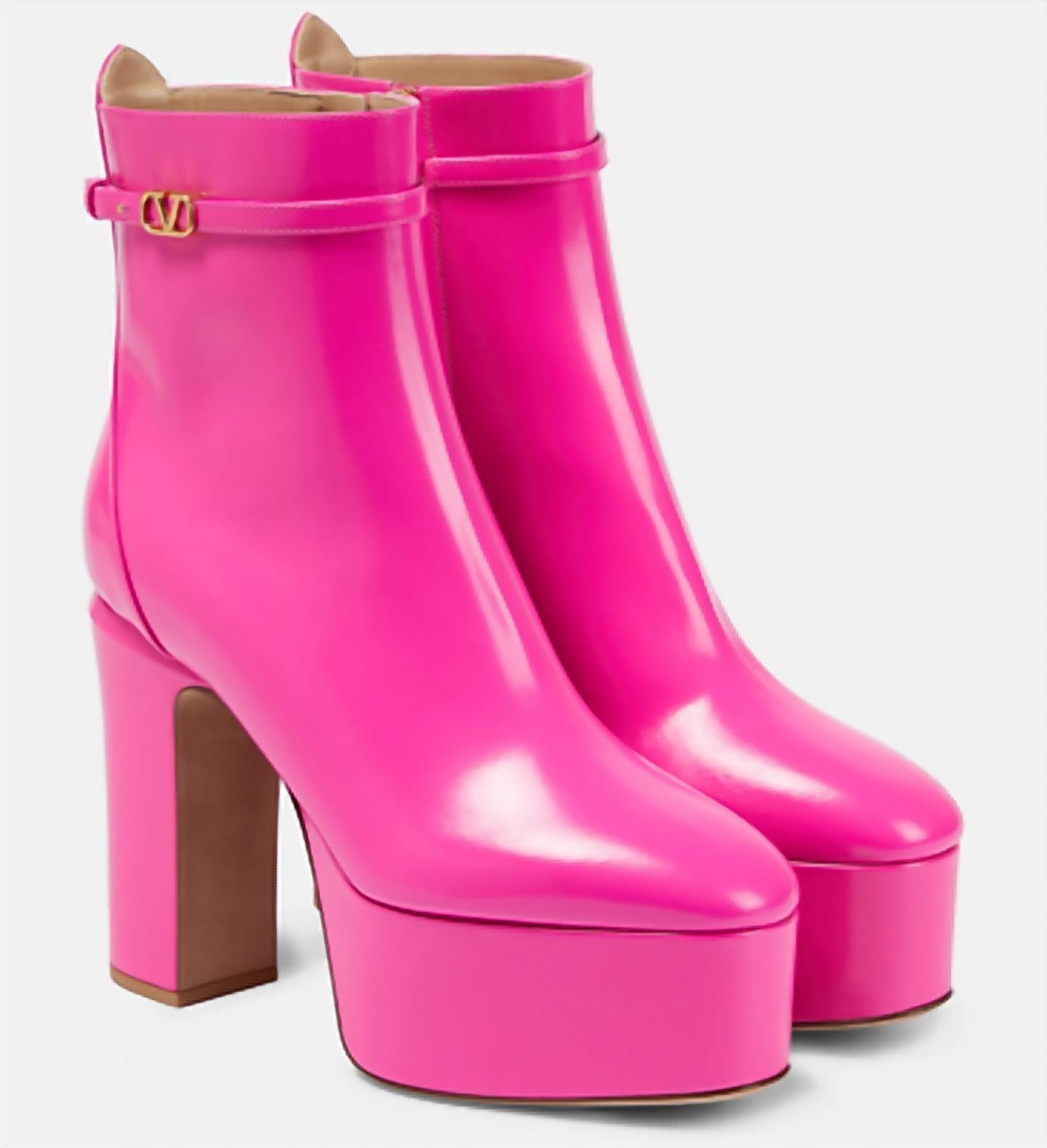2b390e7c-6782-4f43-ba8c-ae64d2b403a5-upscale_15k-1500x1500-1 Valentino Garavani - Women's Leather Zip Ankle Boots - Image 1