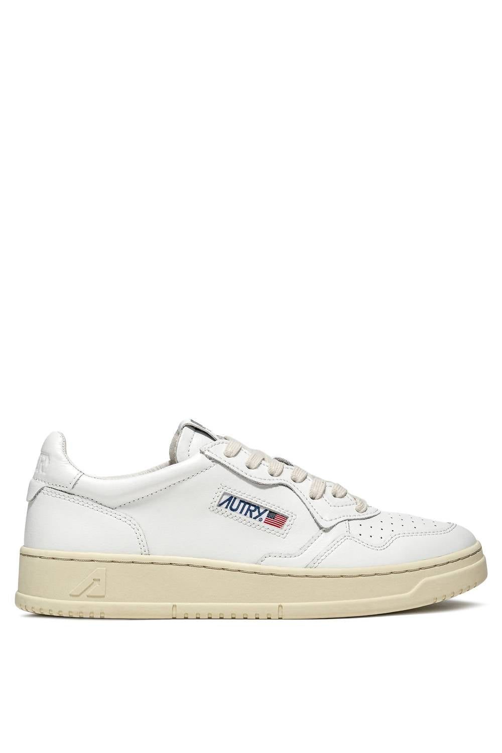 2cb185f4-1677-4f23-82e6-4b209b3afc7e-upscale_15k-1500x1500-70 Autry - Women's Medalist Low Sneaker - Image 1