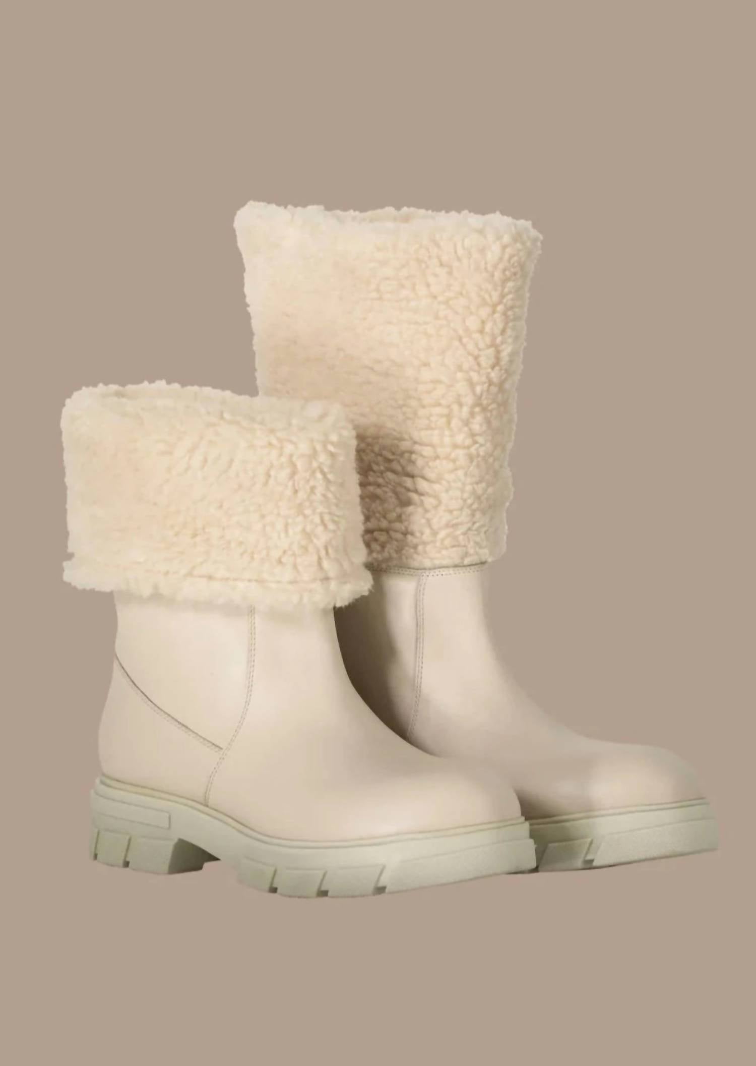 32376a14-6469-4ea1-a235-7a29db2d39ce-upscale_15k-1500x1500-70 Summum - Teddy Boots - Image 1