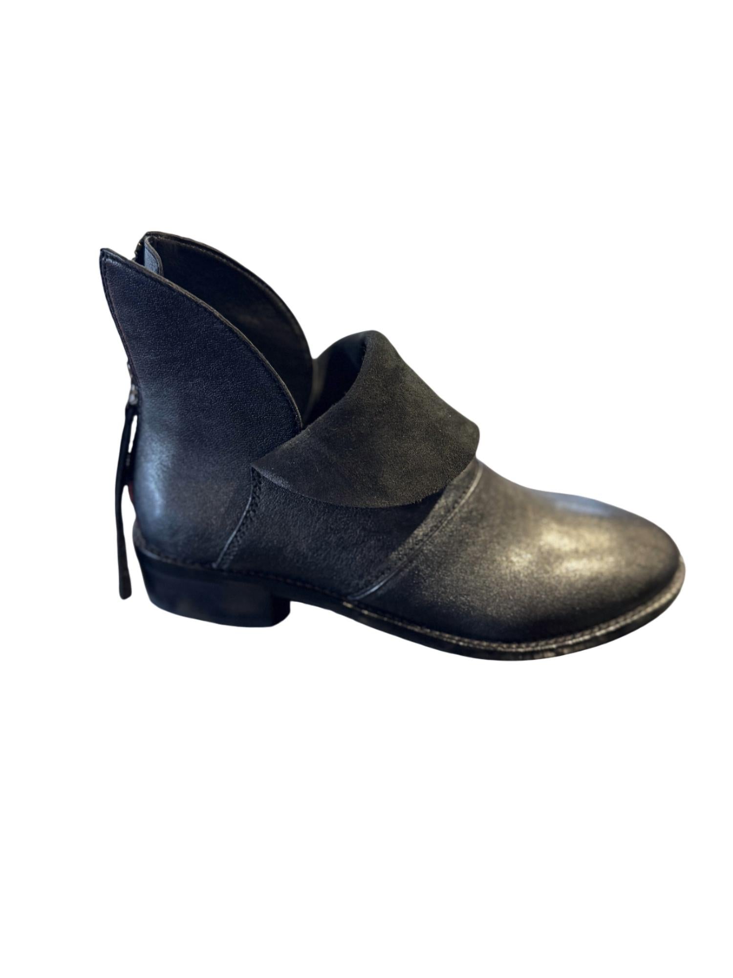 504b2a03-84cb-4671-ab27-e96f0b1f810a-upscale_15k-1500x1500-1 Salvia - Women's Nili Boots - Image 1