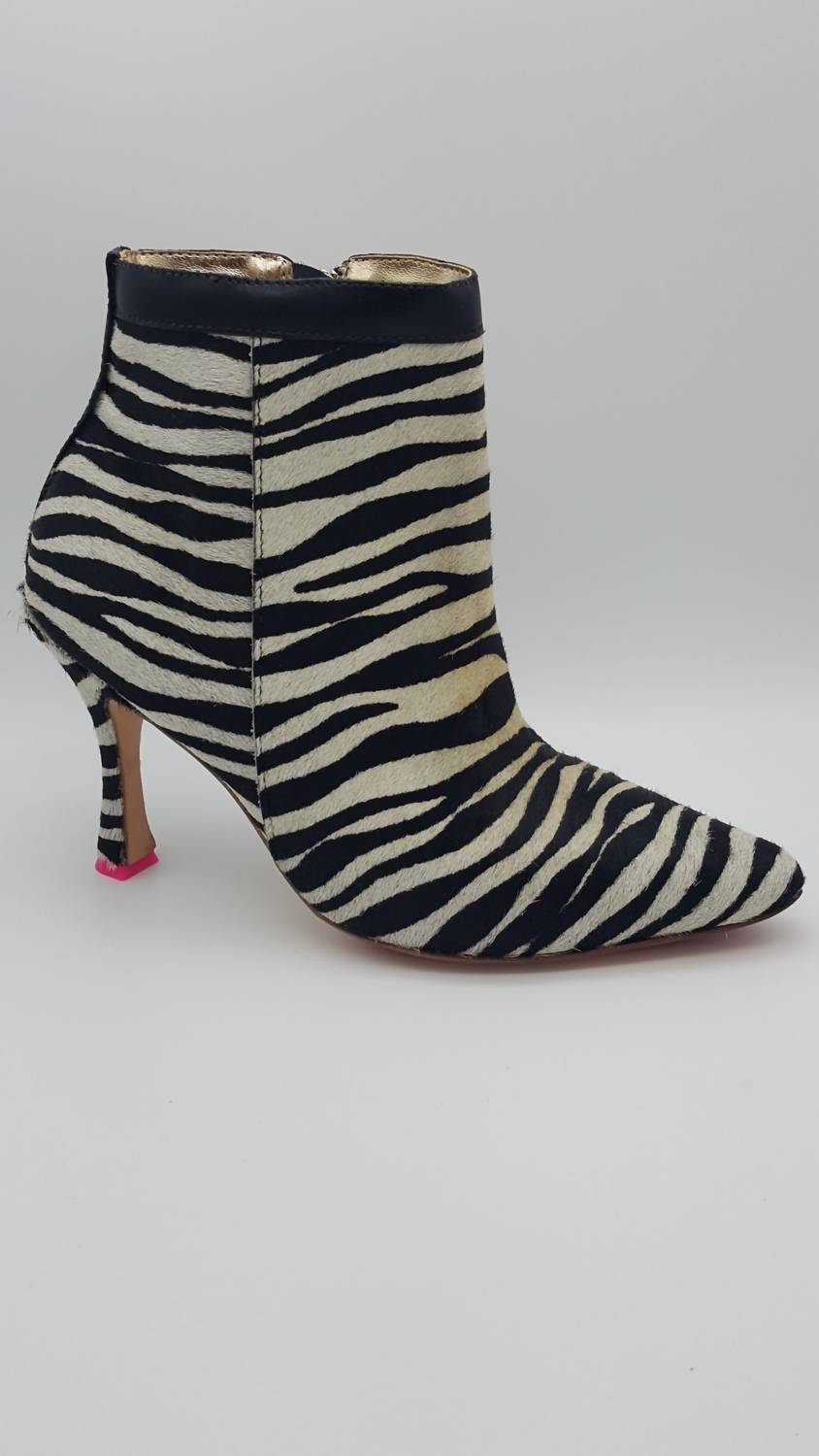 703ccf71-aa6e-4039-aef5-eef0912b8a31-upscale_15k-1500x1500-70 Claire Flowers - Women's Stevie Booties - Image 1