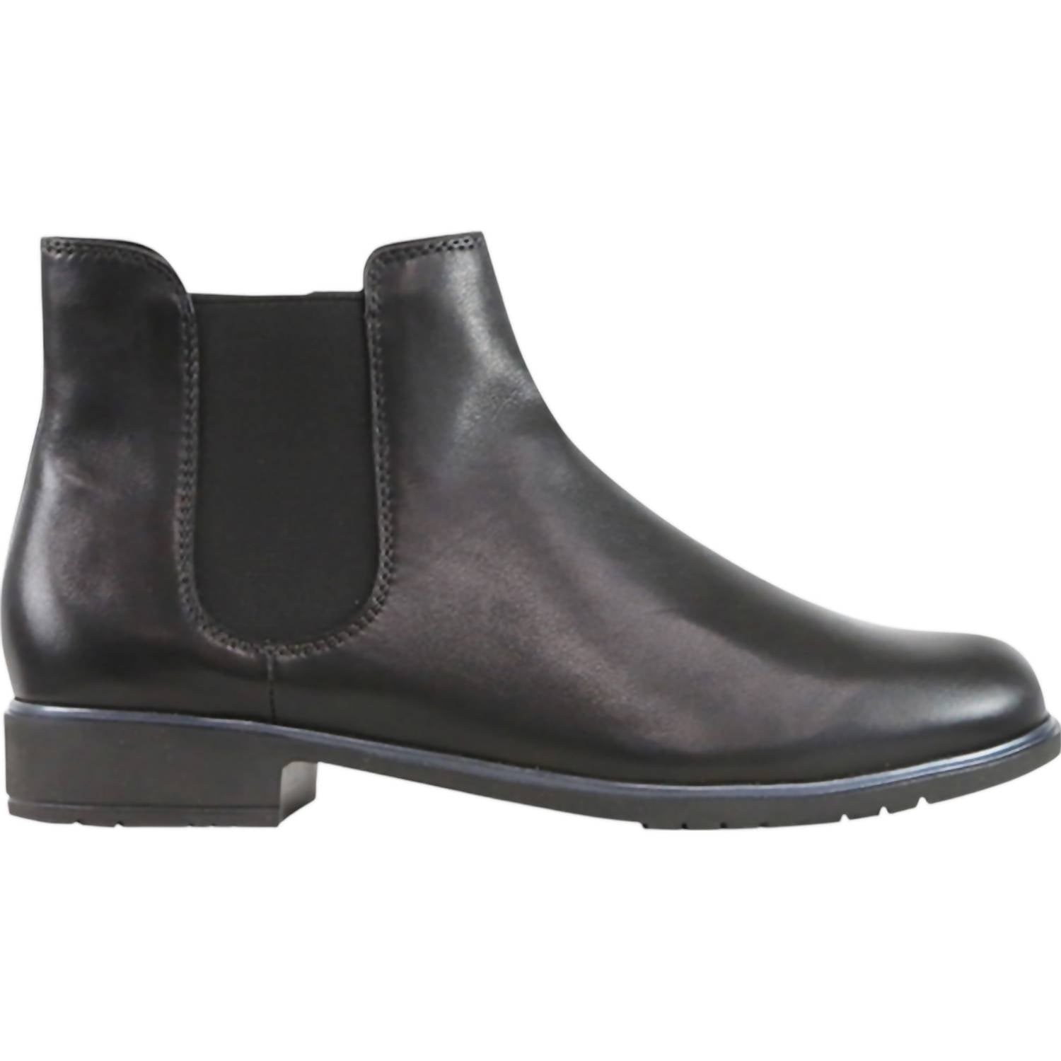 81fb60e2-14ff-4b15-af2d-b683c672d090-upscale_15k-1500x1500-70 Munro - Women's Leighton Boots - Image 1