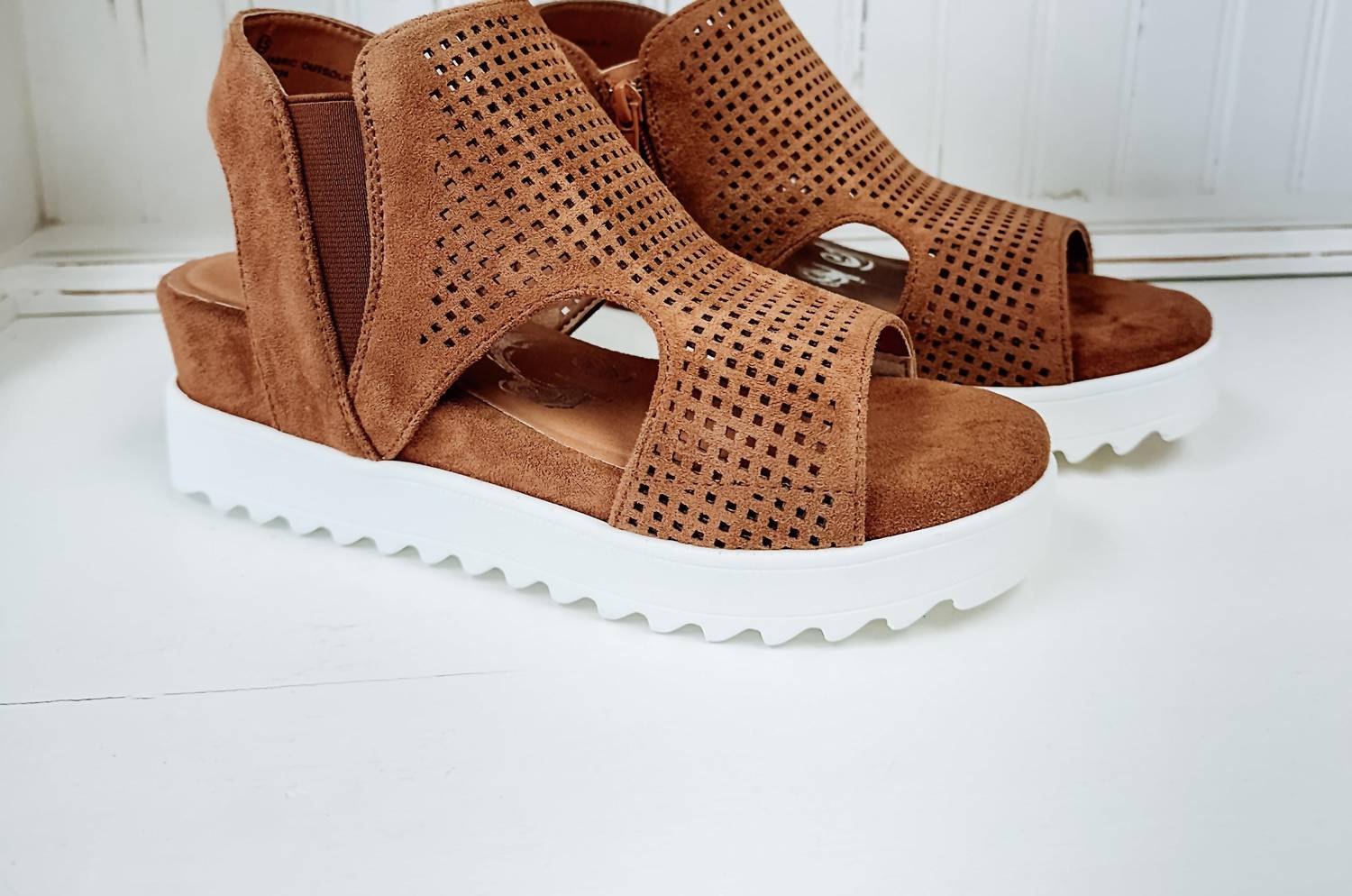 874e0355-5860-4c54-a721-768a56a0a696-upscale_15k-1500x1500-70 Very G - Women Amy Platform Sandal - Image 1
