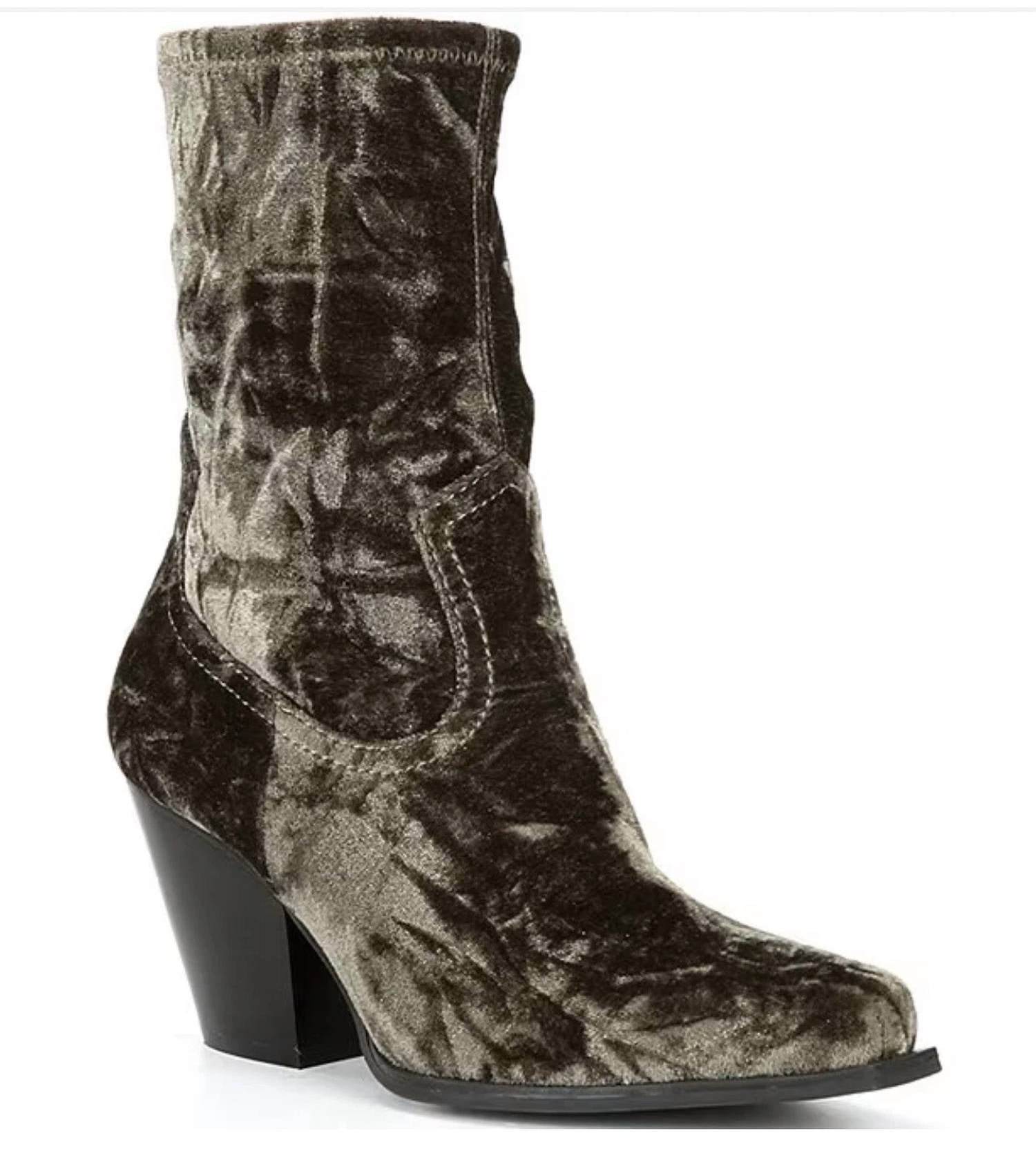 8ff57055-6117-4cb8-a036-e51f3871c529-upscale_15k-1500x1500-70 Gianni Bini - Women's Star-crossd 3 Western Booties - Image 1