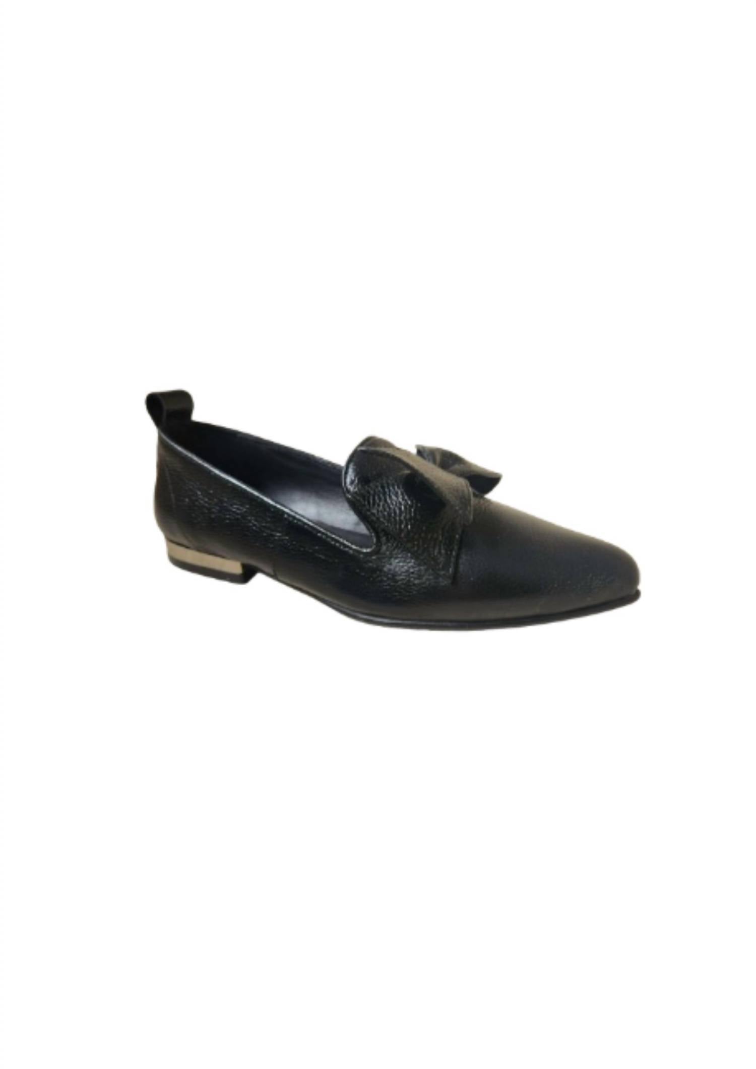 919057a9-8784-45d4-9e2a-8e64ee895c02-upscale_15k-1500x1500-70 Bueno - Women's Pointed Toe Flat Shoes - Image 1