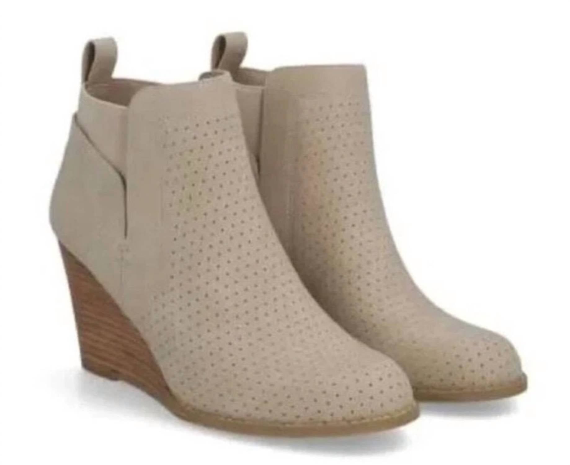 99fc6140-5c4e-4dd1-bdab-95ce3824c594-upscale_15k-1500x1500-70 Dolce Vita - Women's Vegan Leather Gerdy Bootie - Image 1