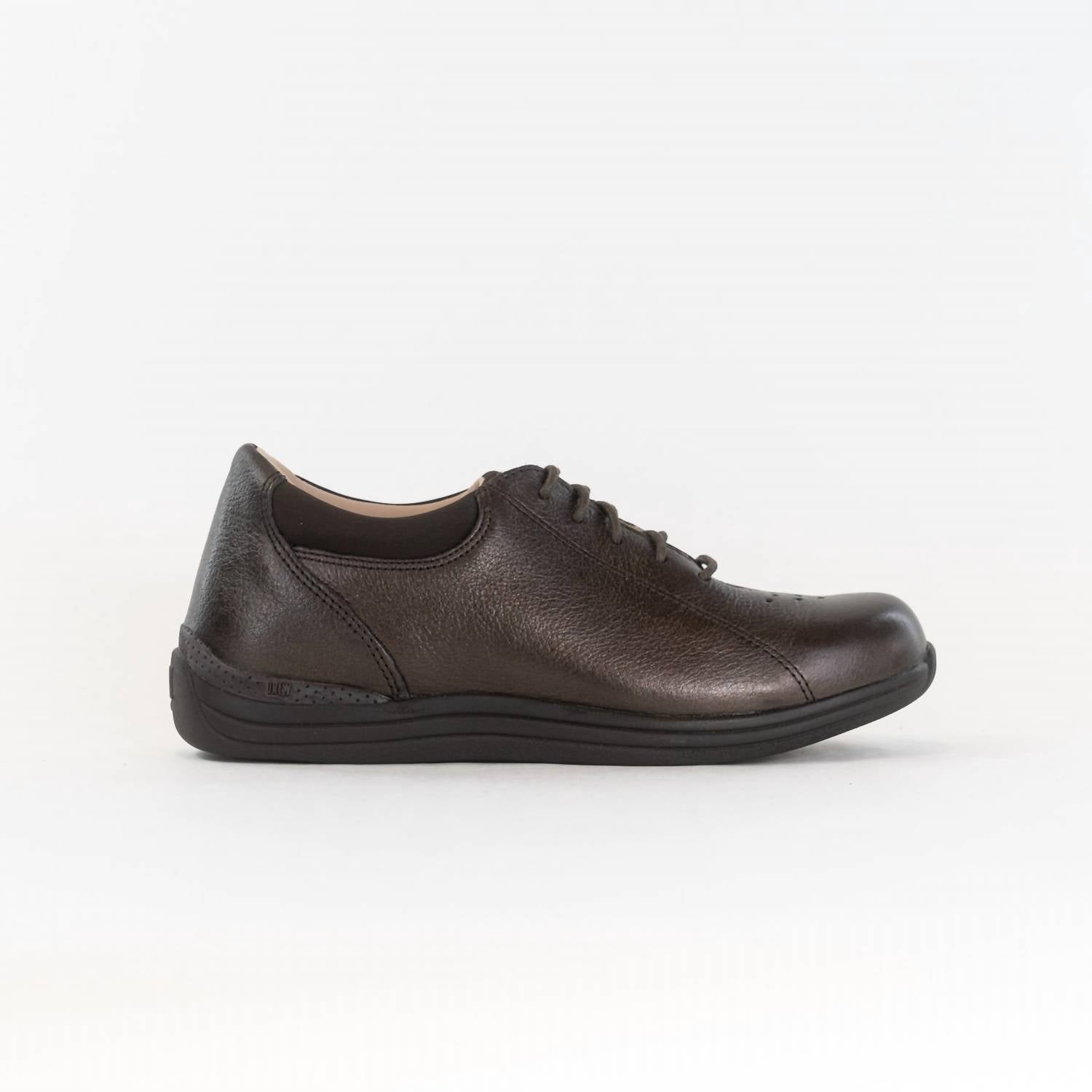 a746eb2d-a5aa-4322-9756-c48c6a8df1c2-upscale_15k-1500x1500-70 Drew - Women's Tulip Sneaker - Image 1