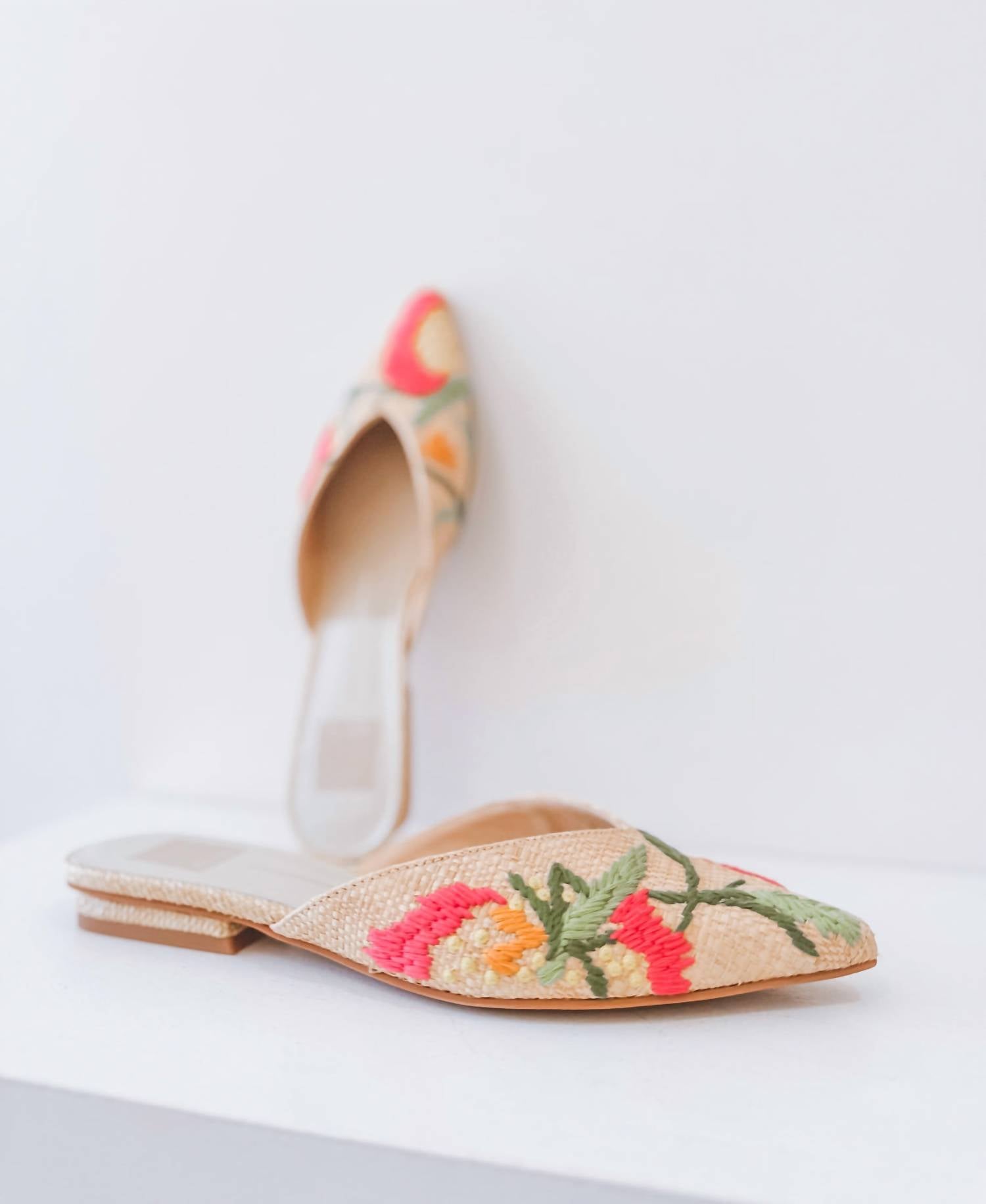 aa8bae01-e7f9-409d-ba3c-9514f1032e4f-upscale_15k-1500x1500-70 Dolce Vita - Women's Elm Pointed-toe Mule - Image 1