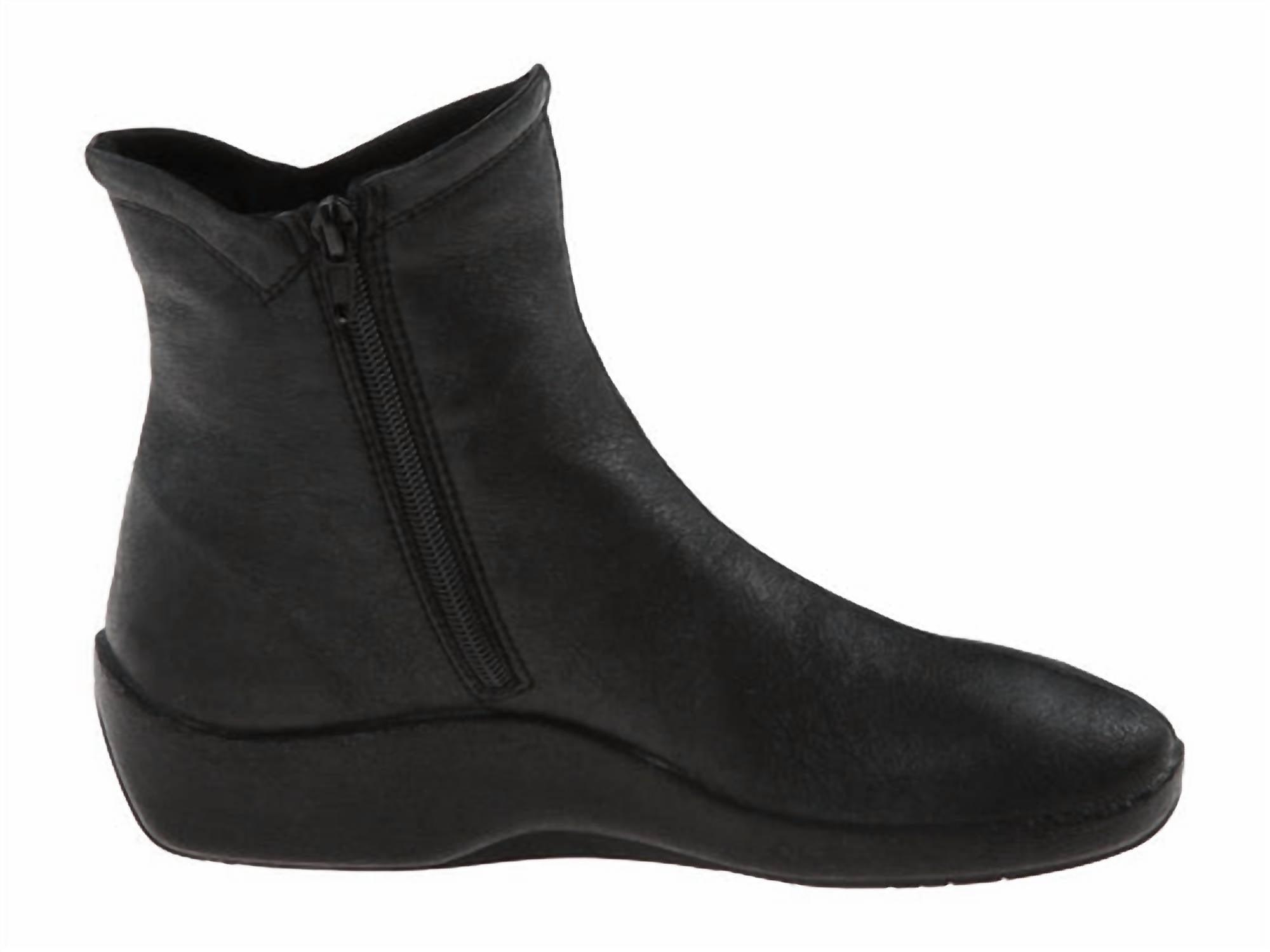 dabf7c61-dae9-4060-b779-aeaf03e9a62f-upscale_15k-1500x1500-70 Arcopedico - Women's L19 Boot - Image 1