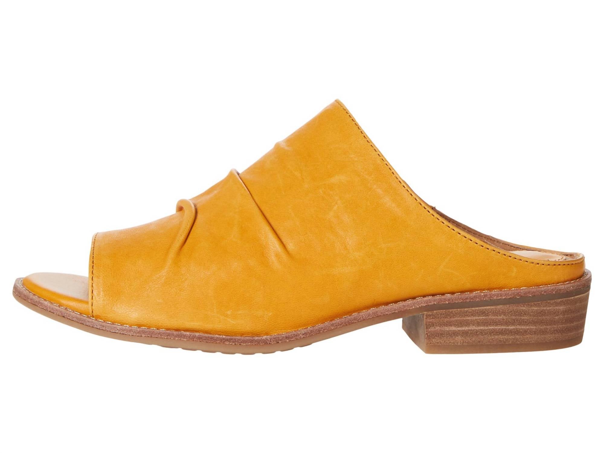 dc16d9f7-fc83-4c04-9340-d9ad2b586b08-upscale_15k-1500x1500-70 Sofft - Women's Netta Slide Sandal - Image 1