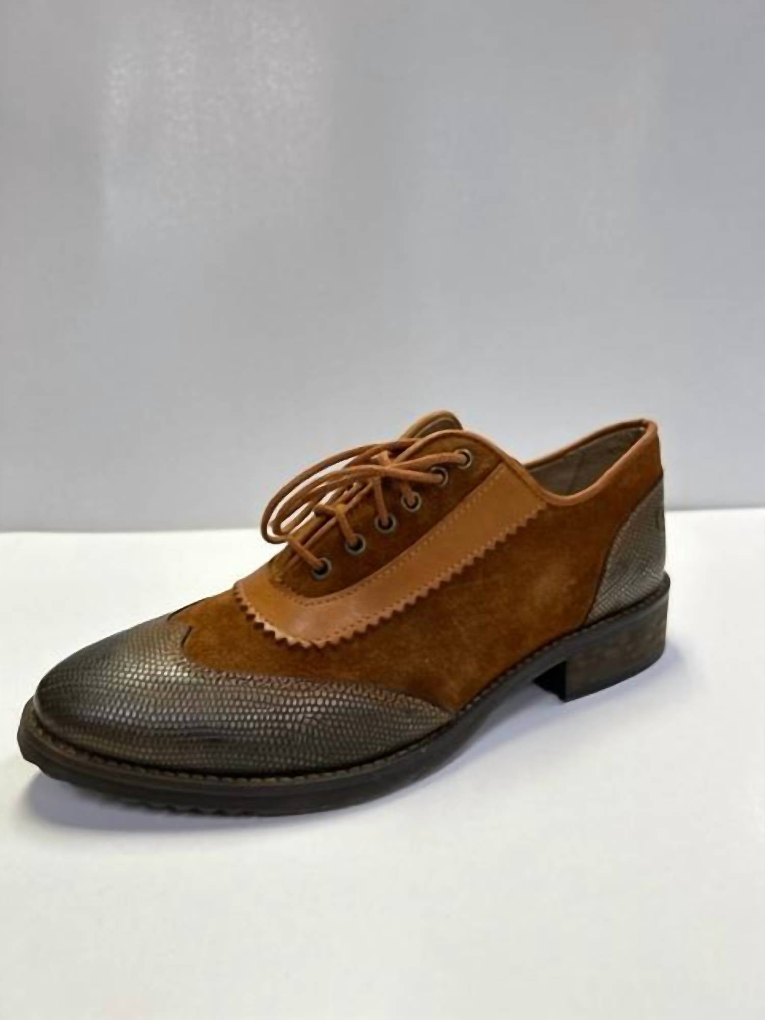 dd51db01-0cac-4d1b-b168-60b49a44f9fd-upscale_15k-1500x1500-70 Casta - WOMEN'S FORME SHOES - Image 1