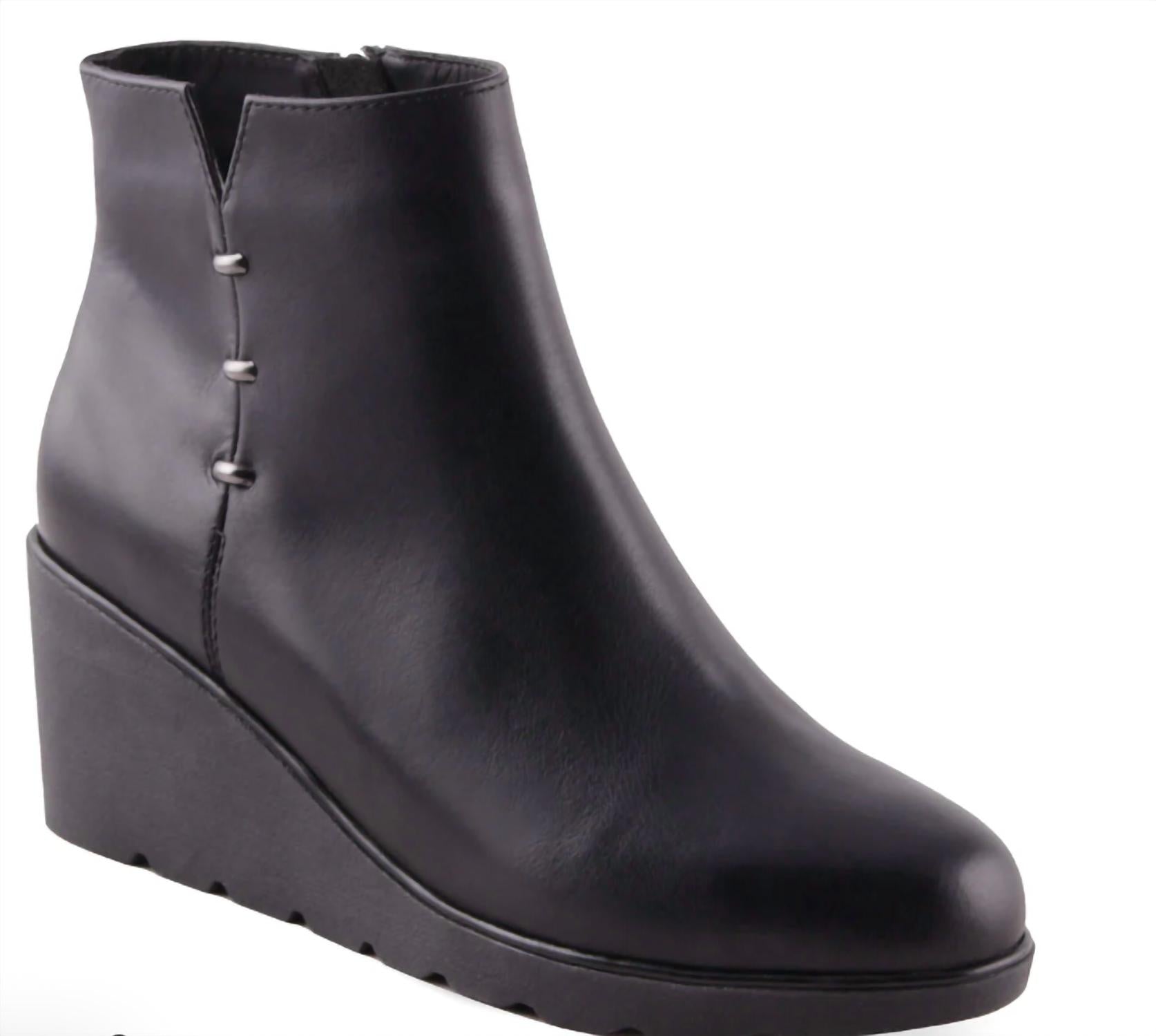 ec1fe1e6-3786-47a8-a30c-d111c6b9d5b3-upscale_15k-1500x1500-1 Aquadiva Canada - Women's Tulip Waterproof Boot - Image 1