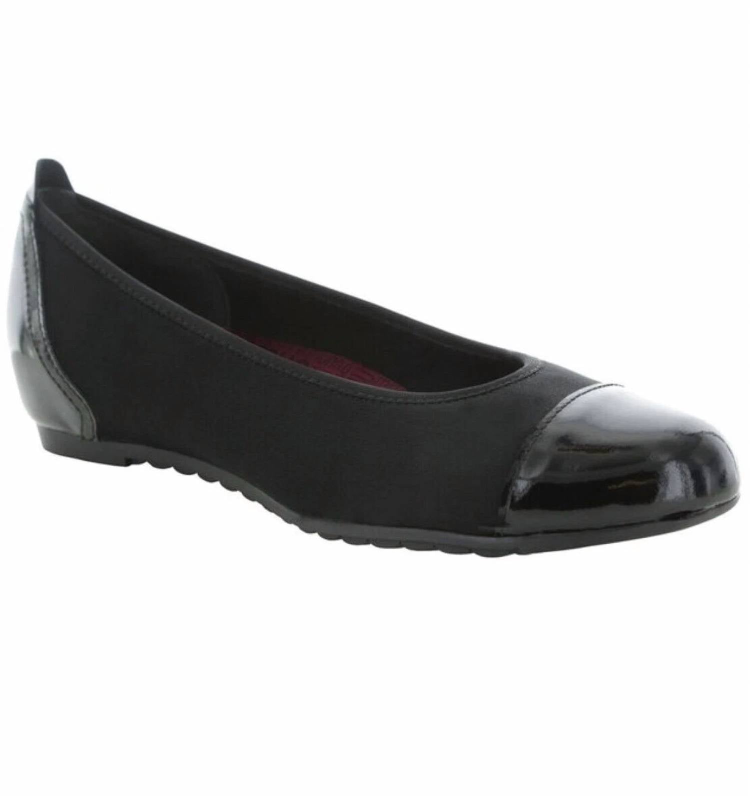 f0799107-b2dd-4211-9952-5a4778af4e64-upscale_15k-1500x1500-70 Munro - Women's Henlee Flats - Image 1