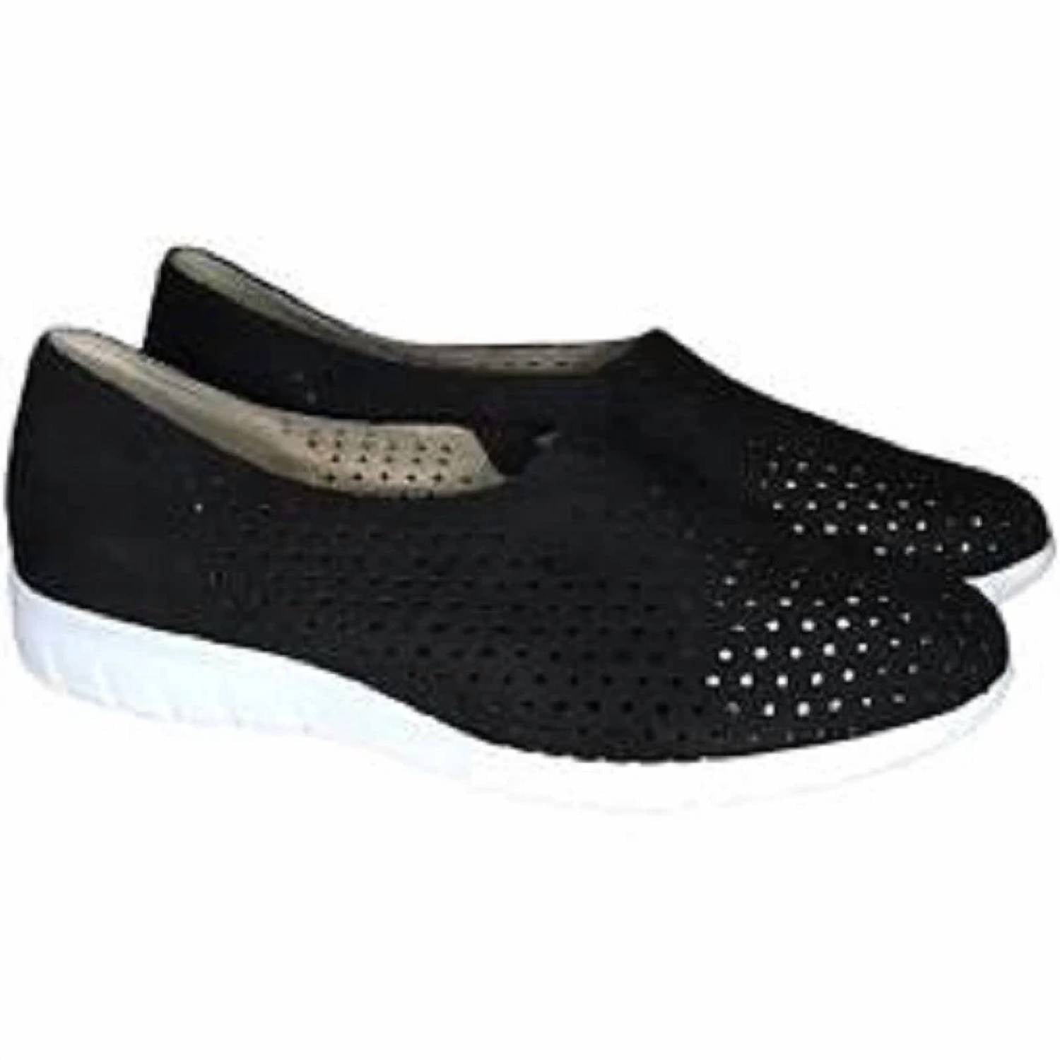 fa14175e-89eb-4759-8b2d-d2865c071805-upscale_15k-1500x1500-70 Munro - Women's Skipper Nubuck Sneaker - Image 1